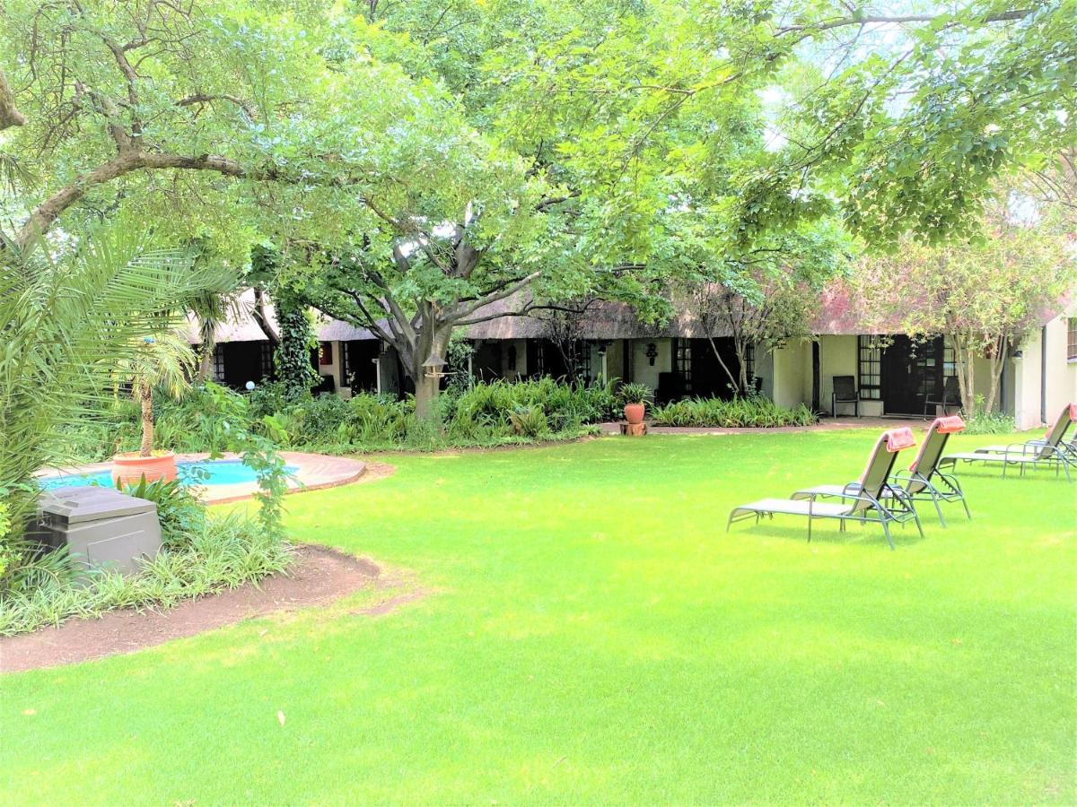 Safari Club Guest Lodge Or Tambo International Airport Kempton Park Exterior foto