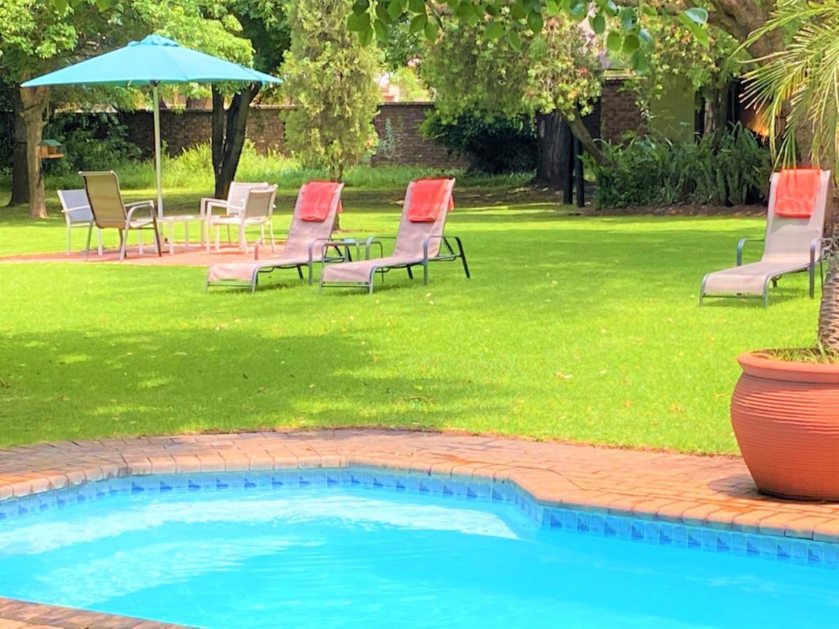Safari Club Guest Lodge Or Tambo International Airport Kempton Park Exterior foto
