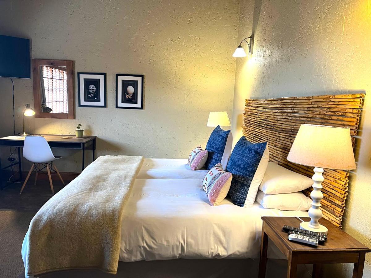 Safari Club Guest Lodge Or Tambo International Airport Kempton Park Exterior foto