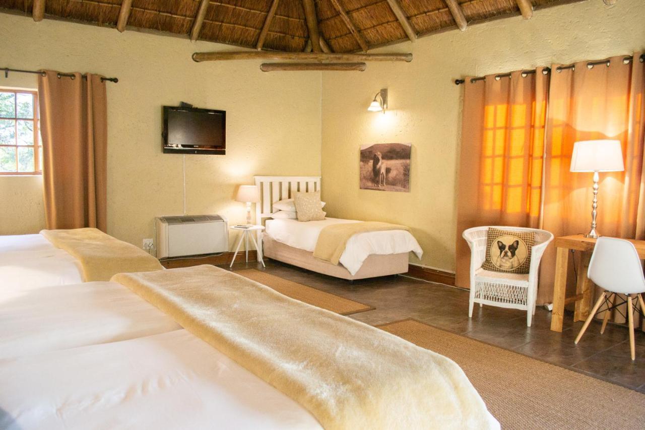 Safari Club Guest Lodge Or Tambo International Airport Kempton Park Exterior foto