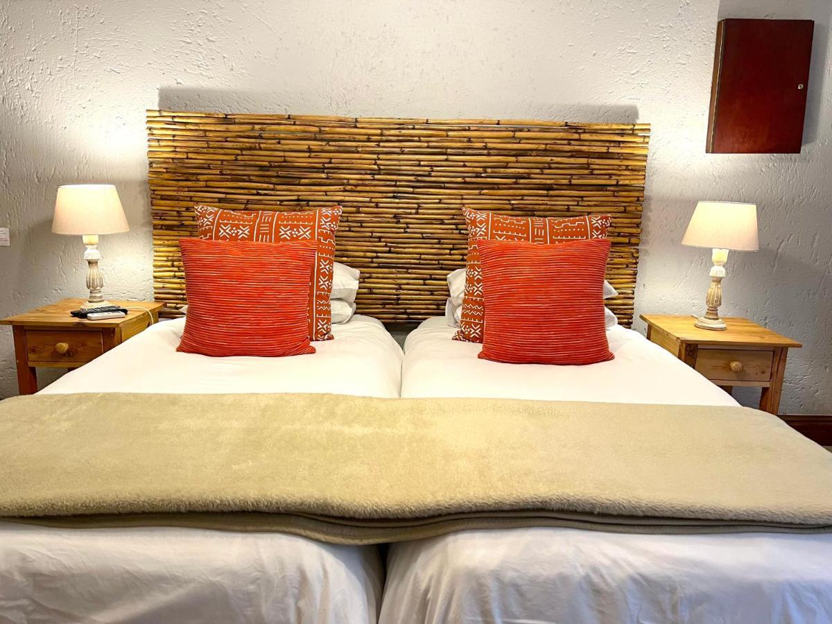 Safari Club Guest Lodge Or Tambo International Airport Kempton Park Exterior foto