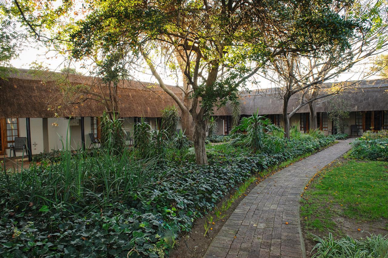 Safari Club Guest Lodge Or Tambo International Airport Kempton Park Exterior foto
